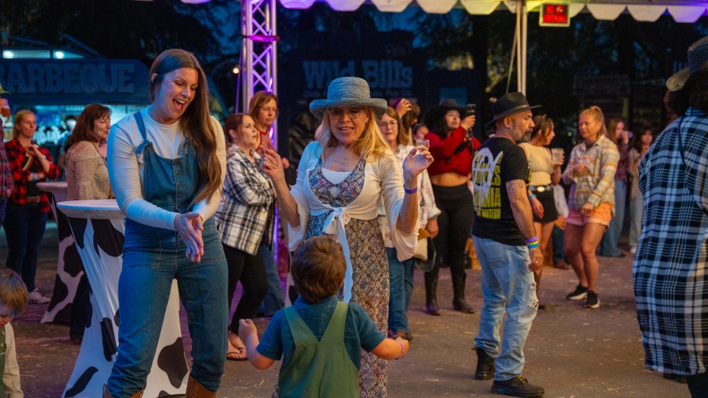 53672997697_85b86c7ac6_o (Custom)